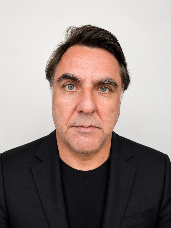 Pastor Glalter Rocha, autor da coleção